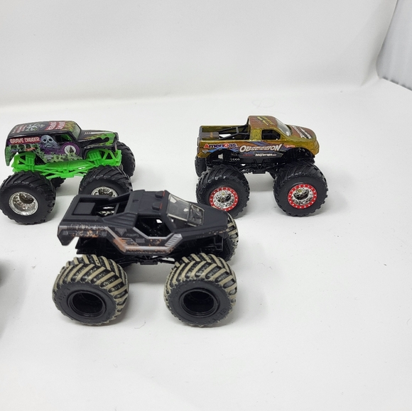Bundle of 5 Hot Wheels Monster Jam Monster Trucks 1:64 lot#2 - Picture 3 of 10